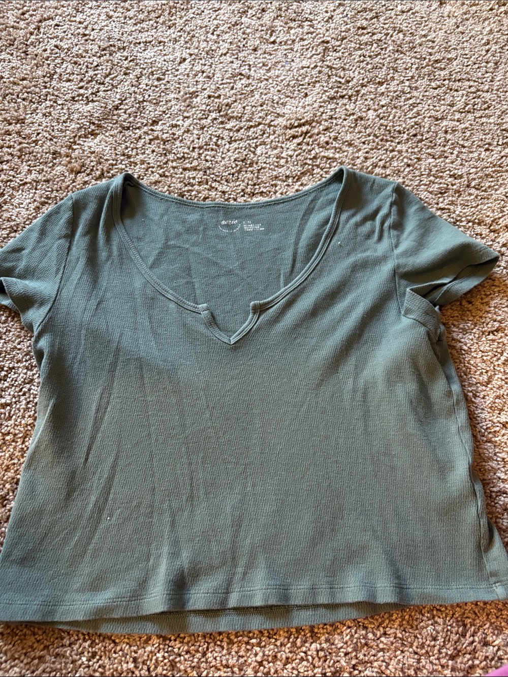 American Eagle Outfitters Olive Scoop V-Notch Cropped Tee